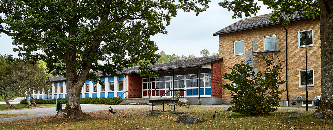 Braås skola. Gul tegelbyggnad