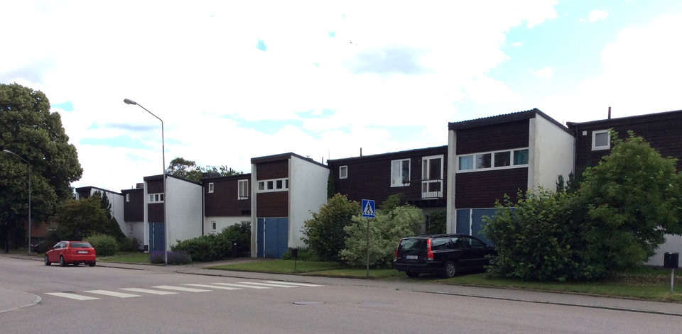 Låga staket och buskage kan bidra till en känsla av god grannsämja och gemenskap.